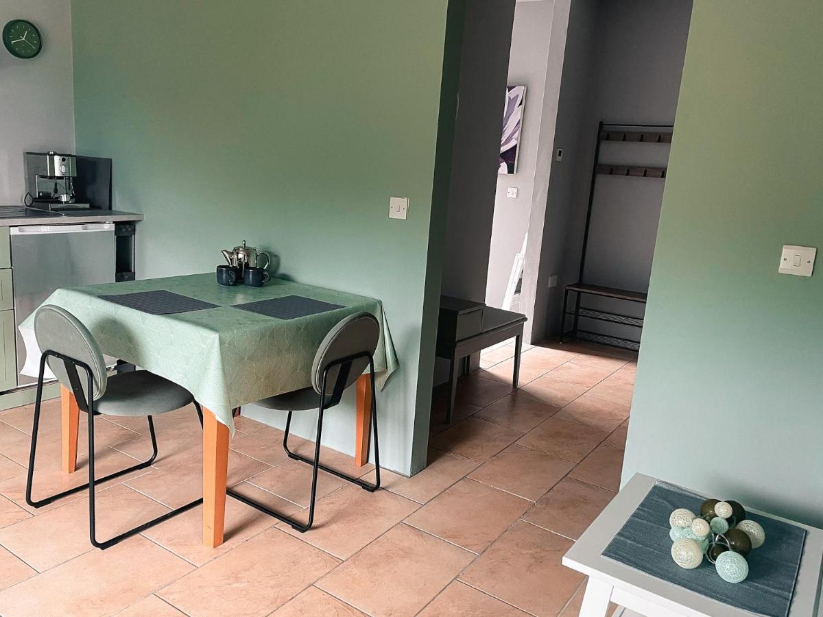 The Blue Door Apartment Cahersiveen Bagian luar foto