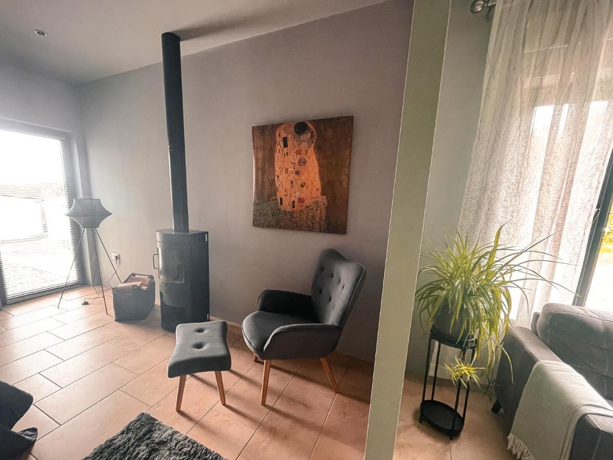The Blue Door Apartment Cahersiveen Bagian luar foto